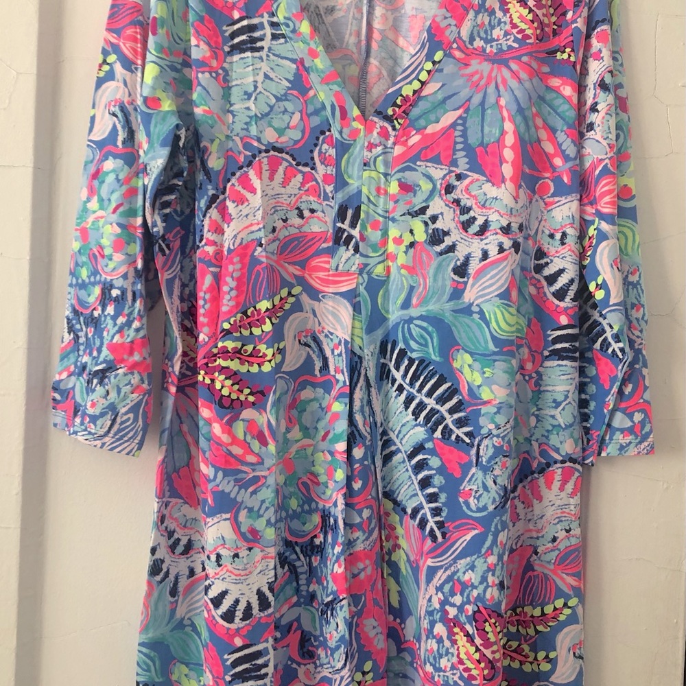 VIBRANT and colorful Lilly Pulitzer dress in size XL. Perfect for summer! 👗